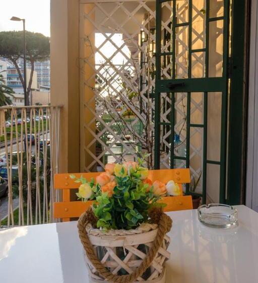 اتاق استاندارد با بالکن, Anthea