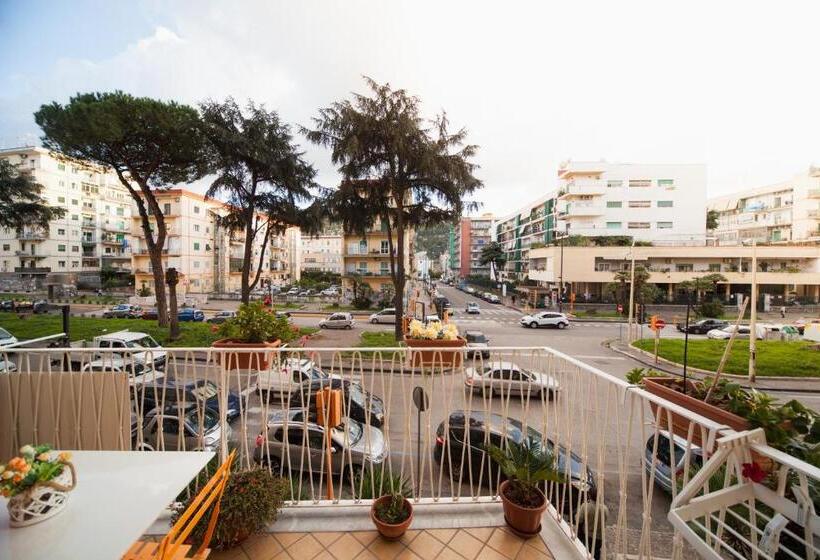 اتاق استاندارد با بالکن, Anthea