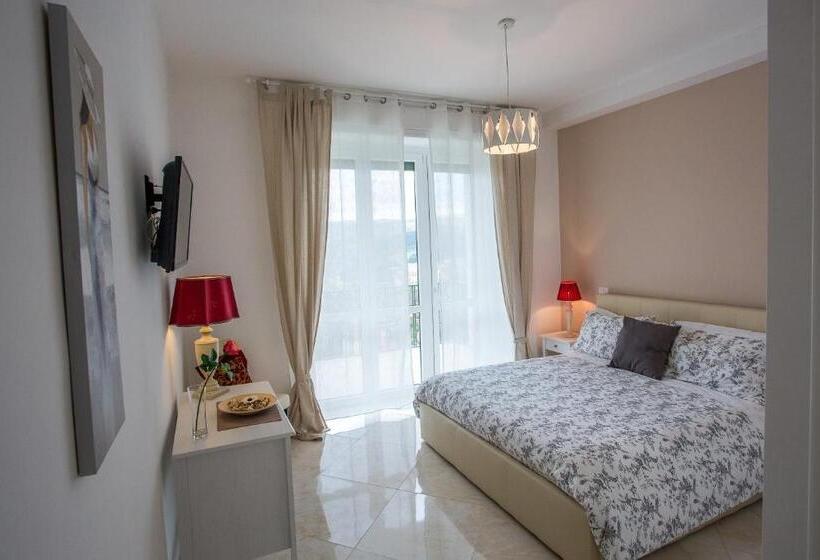 Standard Triple Room, Blunotte Potenza