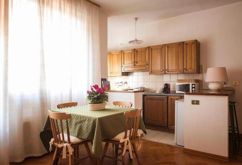 شقة غرفة نوم واحدة مزودة بشُرفة, Albergo La Bussola