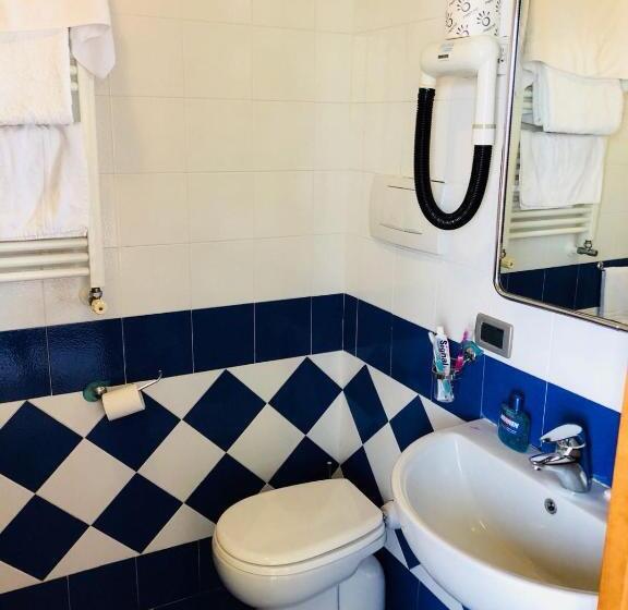 Triple Room Sea View, Elisabetta