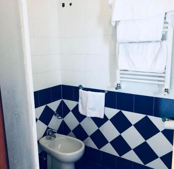 Triple Room Sea View, Elisabetta