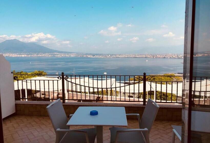 Triple Room Sea View, Elisabetta