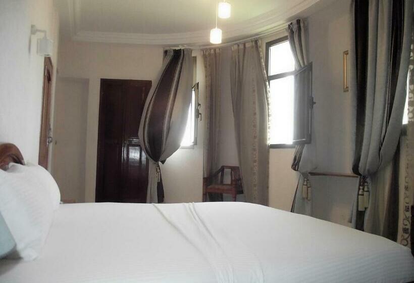 スイート, Ghis Palace