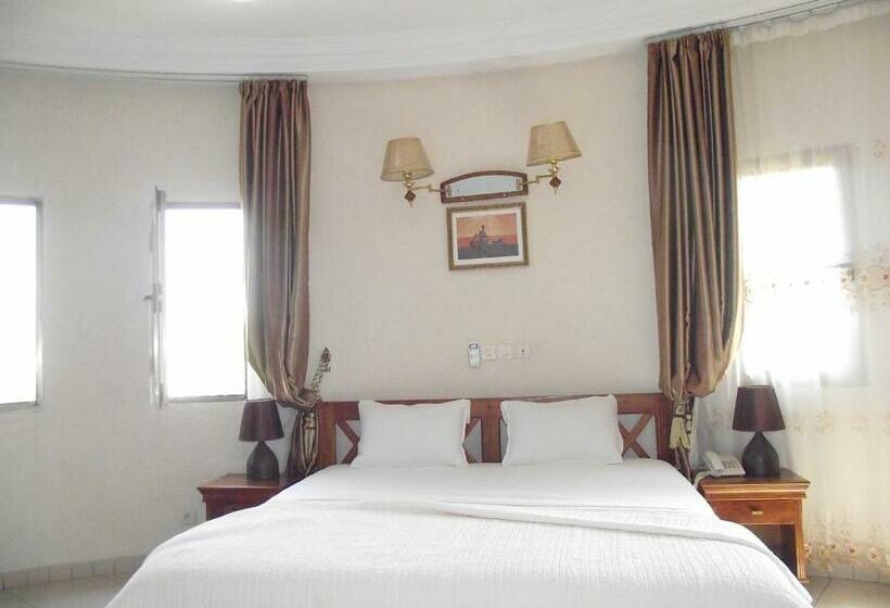 スイート, Ghis Palace