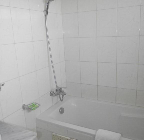 スイート, Ghis Palace