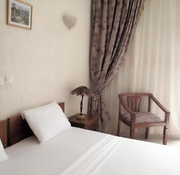 エコノミールーム, Ghis Palace