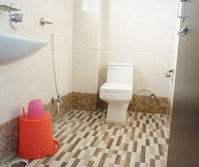 Quarto Deluxe, Mani International