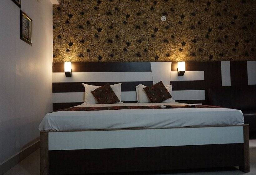 Quarto Deluxe, Mani International