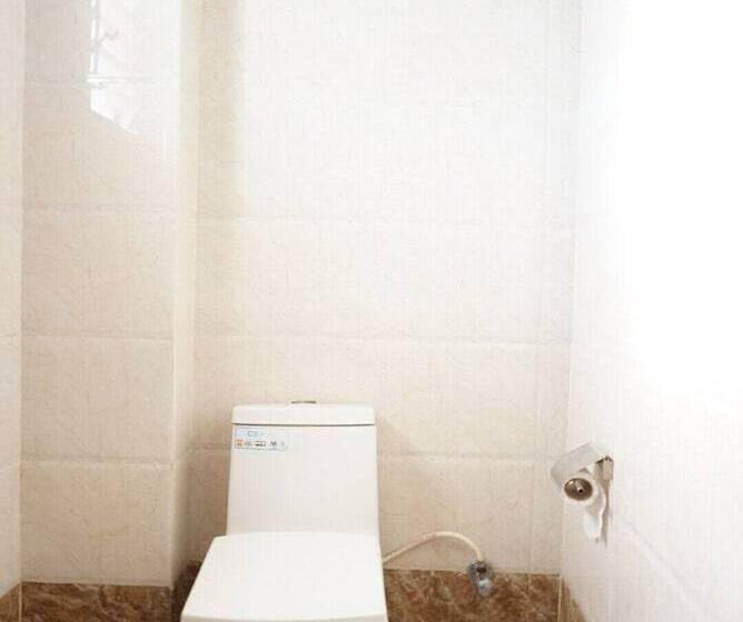 Quarto Deluxe, Mani International