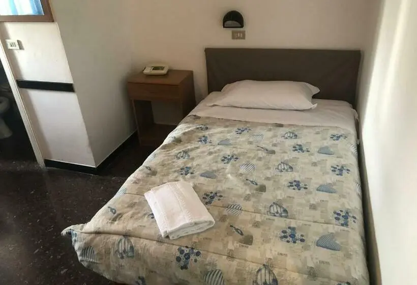 اتاق استاندارد یک نفره, Miramare