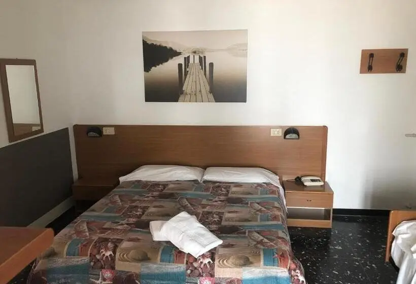 Standard Triple Room with Terrace, Miramare