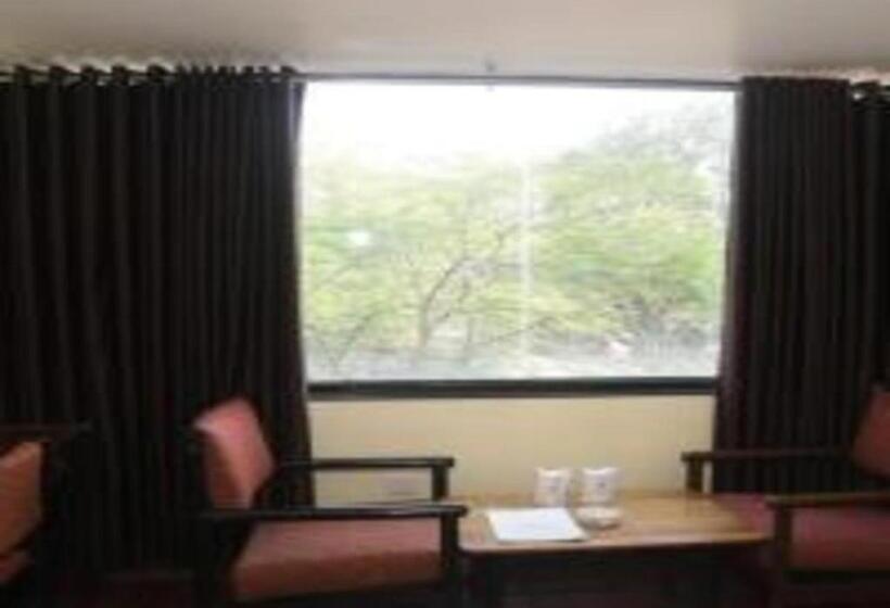 סוויטה, Rajhans International