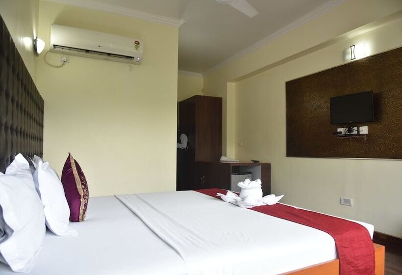 חדר דלוקס, Rajhans International