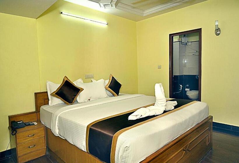 חדר אקזקיוטיב, Rajhans International