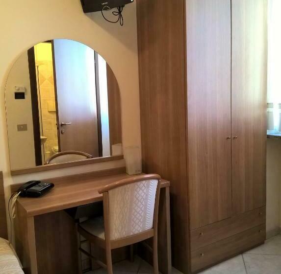 חדר סטנדרט יחיד, Rocco