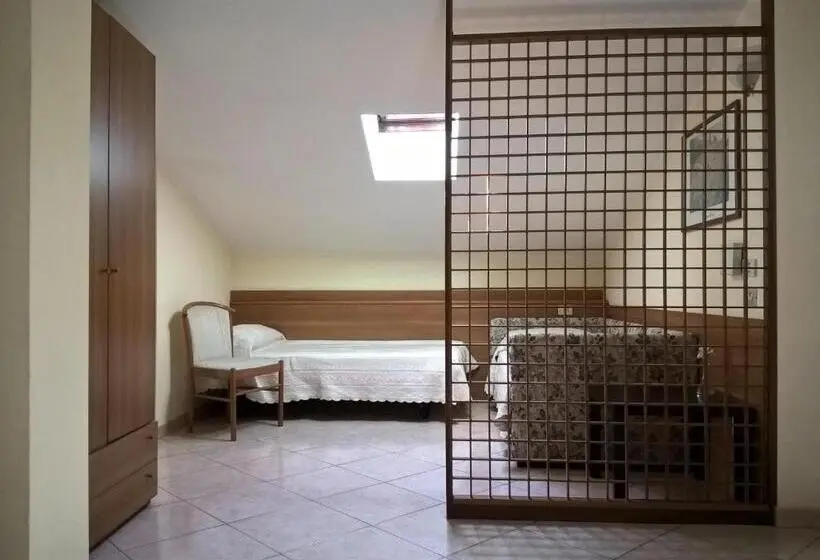 スタンダード４人部屋, Rocco