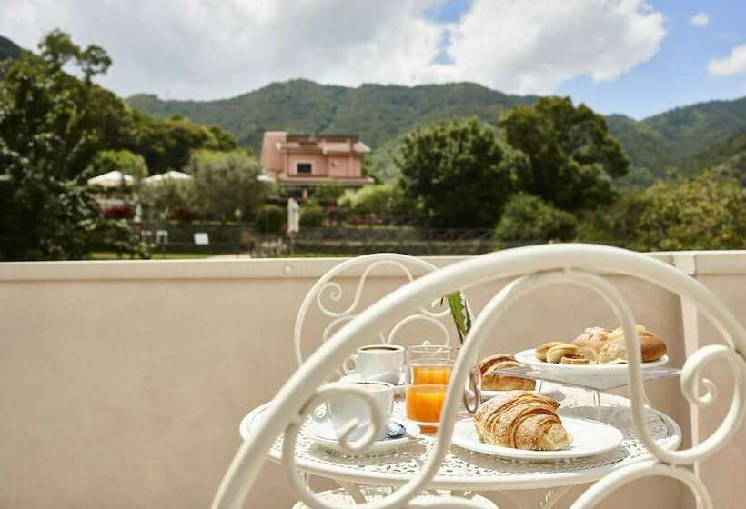 Standard Triple Room with Terrace, Villapiana Country House