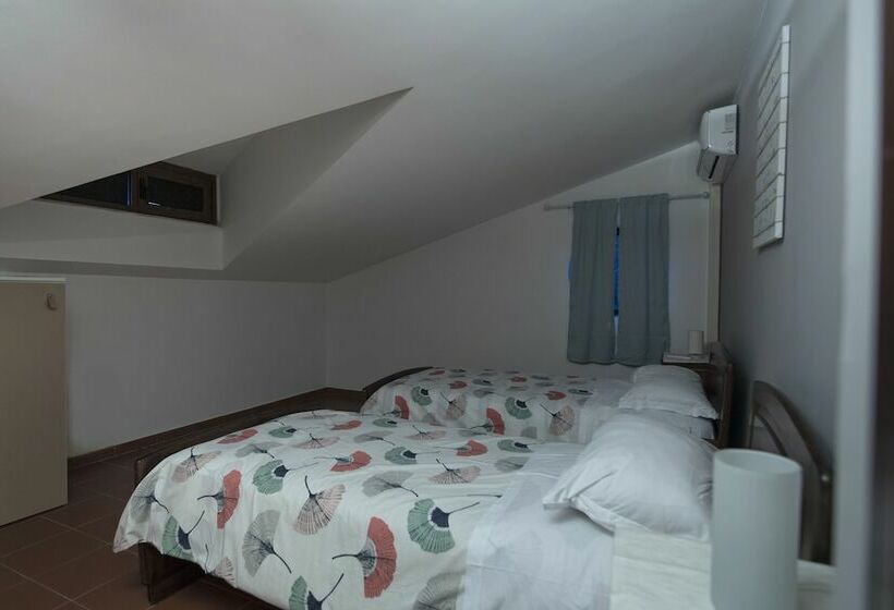 اتاق استاندارد چهار تخته, Villapiana Country House