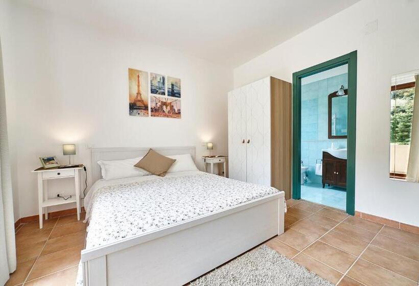 Standard Triple Room with Terrace, Villapiana Country House