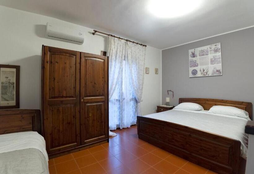 اتاق استاندارد سه نفره, Villapiana Country House