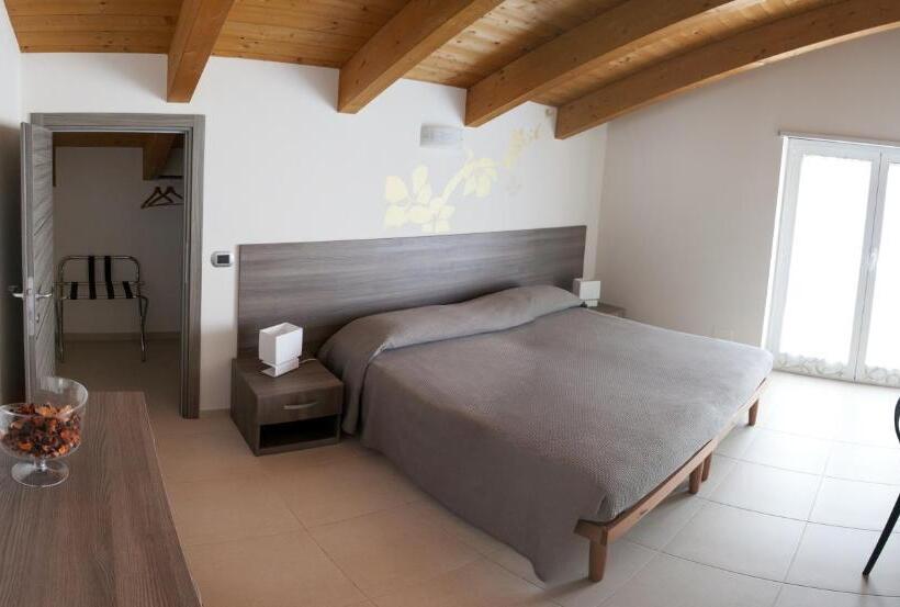 バルコニー付きデラックスルーム, B&b Alba In Langhe