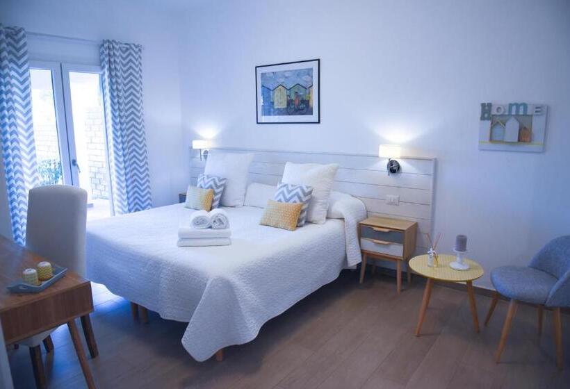 اتاق لوکس با چشم‌انداز باغ, Bed And Breakfast Country Cottage