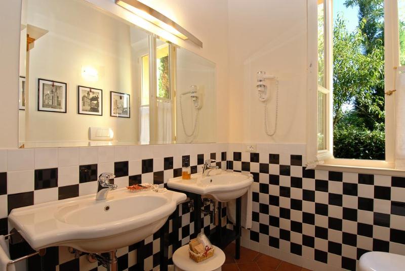 Номер Стандарт с Балконом, Torre Giardino Segreto B&b  Borgo Capitano Collection   Albergo Diffuso