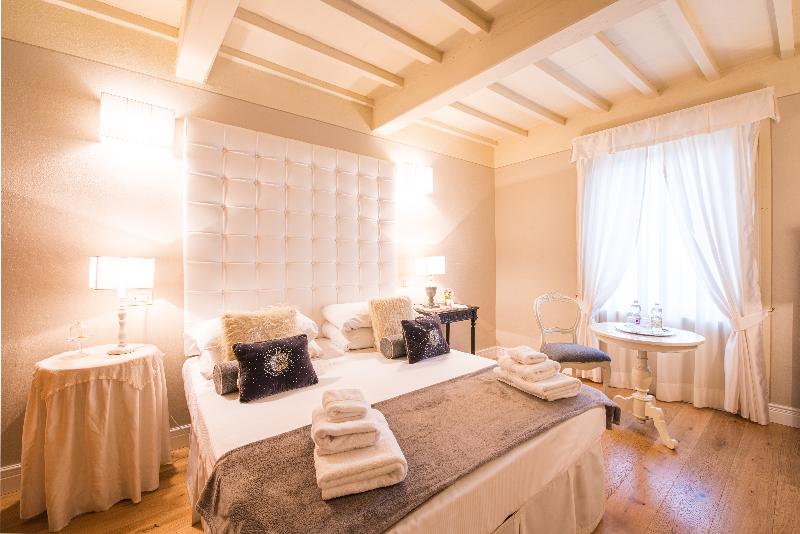 Номер Стандарт Трехместный, Torre Giardino Segreto B&b  Borgo Capitano Collection   Albergo Diffuso