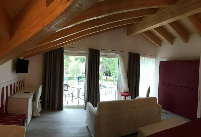 Juniorsviitti Parveke, Resort Le Vele