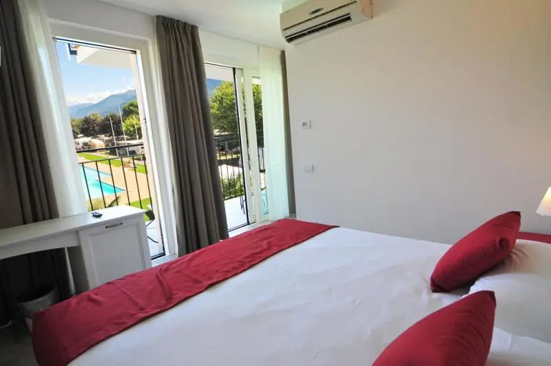 Standard-huone Järvinäkymä, Resort Le Vele
