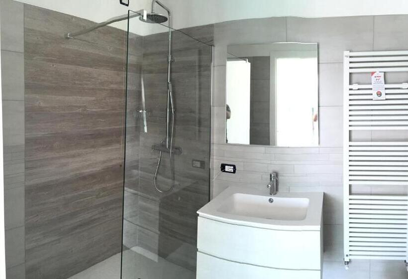 湖の見えるジュニアスイート, Resort Le Vele