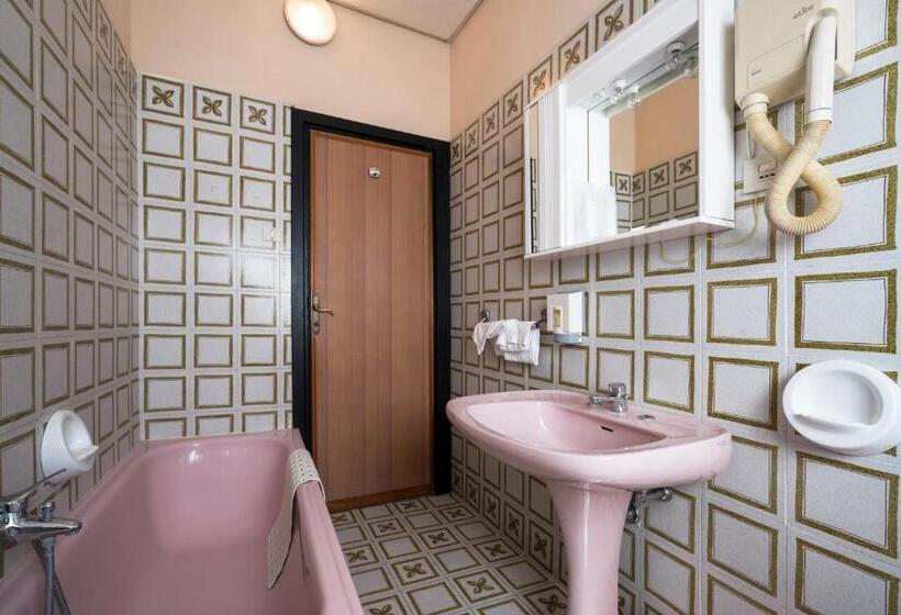 スタンダードトリプルルーム, Ristorante Stella