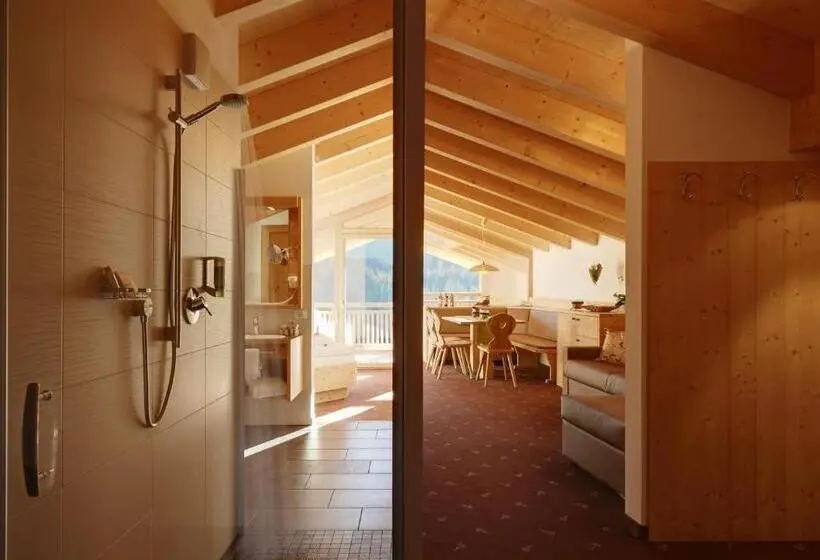 Sviitti Parveke, Kräuterhotel Zischghof