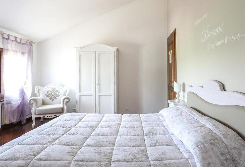 디럭스 룸, La Dimora Di Lara B&b