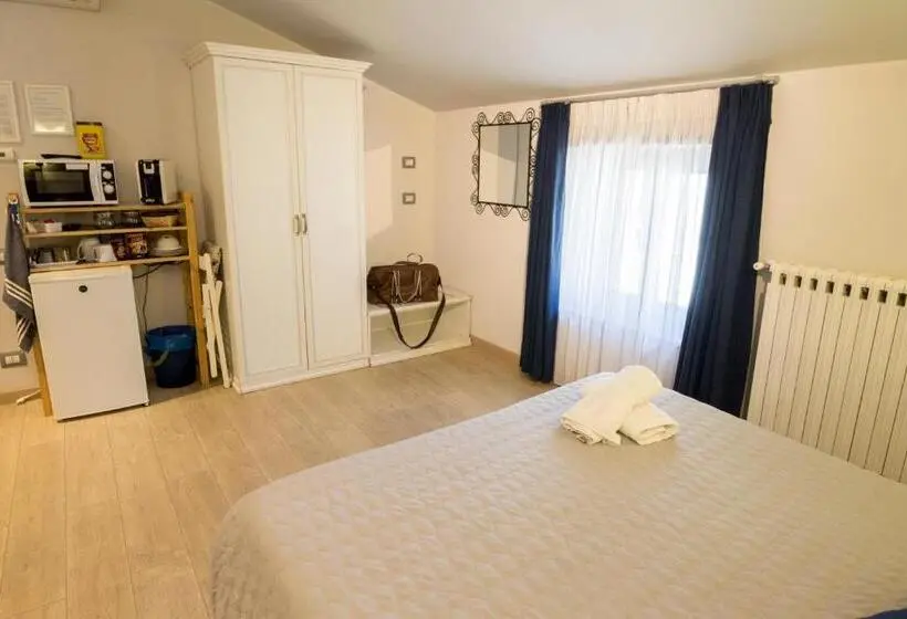 スタンダード４人部屋, B&b Antiche Mura