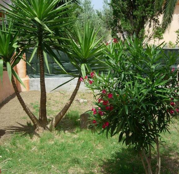 غرفة إقتصادية رباعية, B&b Meta Mito