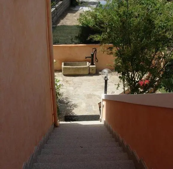 اتاق استاندارد سه نفره, B&b Meta Mito