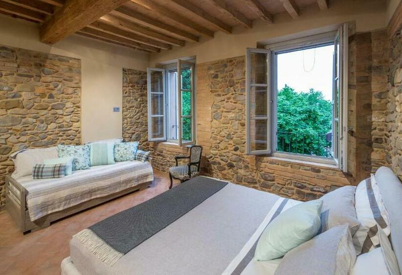 غرفة سوبيريور ثلاثية, Corte Finzi