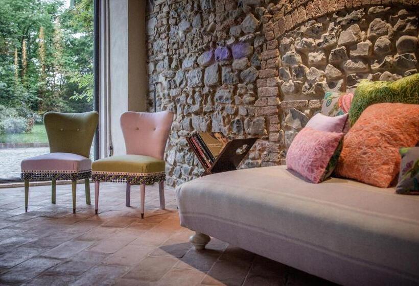 غرفة سوبيريور ثلاثية, Corte Finzi