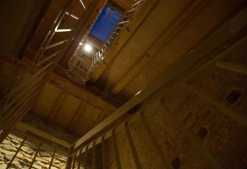 غرفة قياسية, Corte Finzi