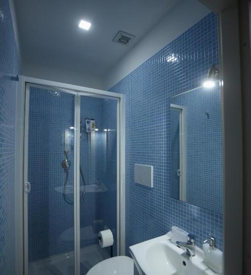 חדר בסיסי, Da Noi Due