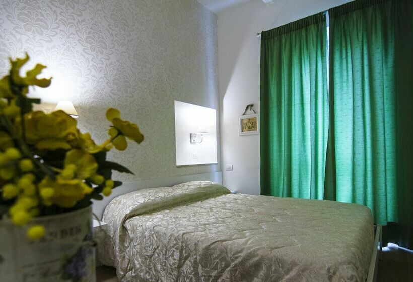 חדר סטנדרט מיטה זוגית עם נוף לעיר, Il Giglio Verde