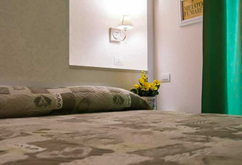 חדר סטנדרט מיטה זוגית עם נוף לעיר, Il Giglio Verde