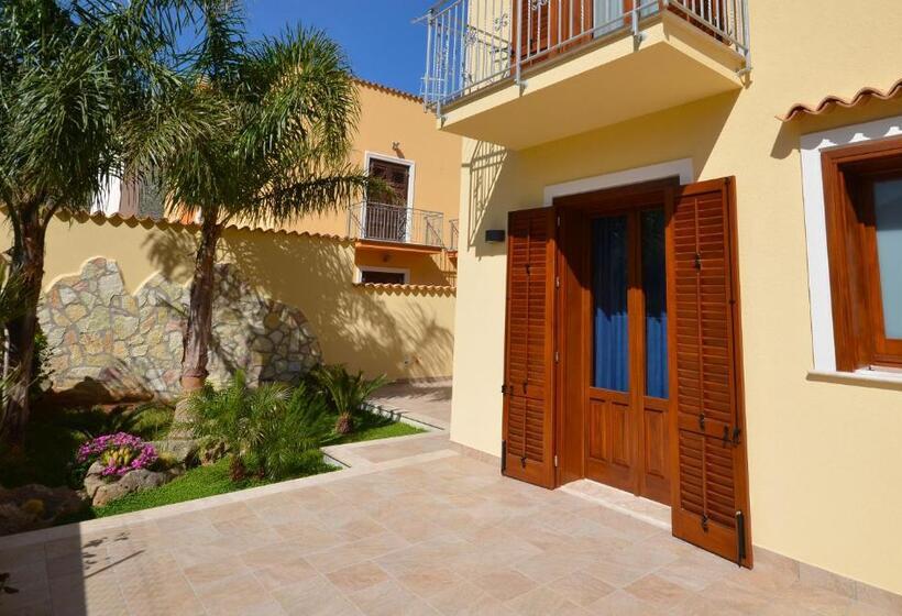 수피리어 트리플 룸, Le Falesie Di Castelluzzo