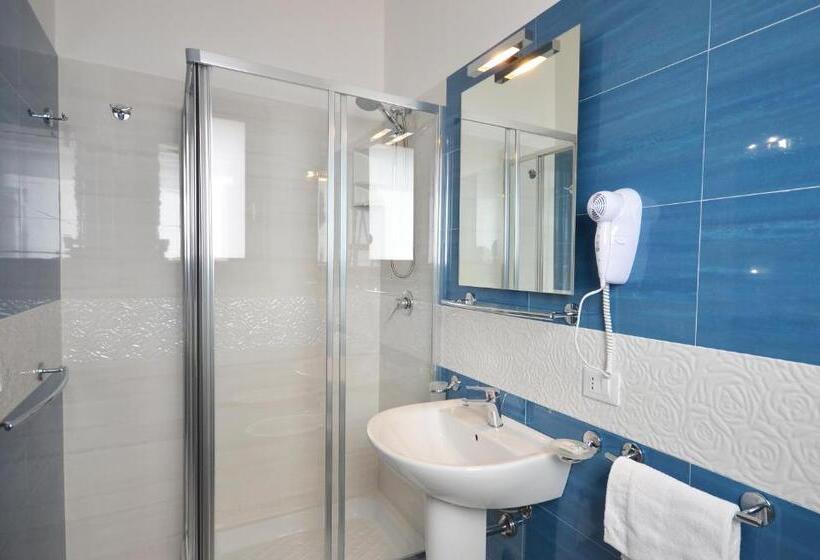 수피리어 트리플 룸, Le Falesie Di Castelluzzo