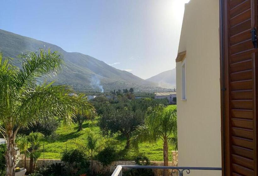 バルコニー付きスーペリアルーム, Le Falesie Di Castelluzzo