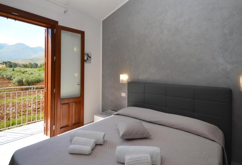 バルコニー付きデラックスルーム, Le Falesie Di Castelluzzo