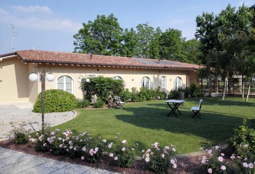 庭の見えるジュニアスイート, Tenuta Agriturismo La Borina