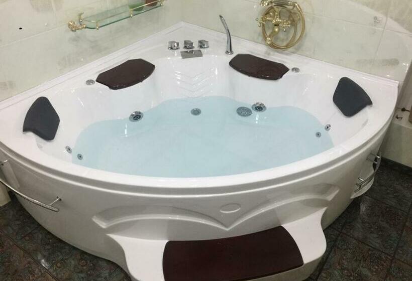 חדר דלוקס, The Incantation Guest House